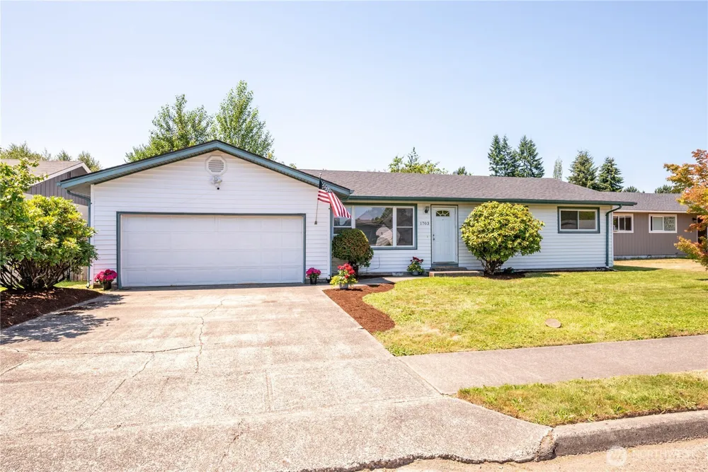 1703 33rd Avenue Longview, WA 98632