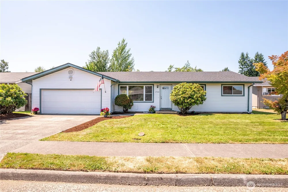 1703 33rd Avenue Longview, WA 98632
