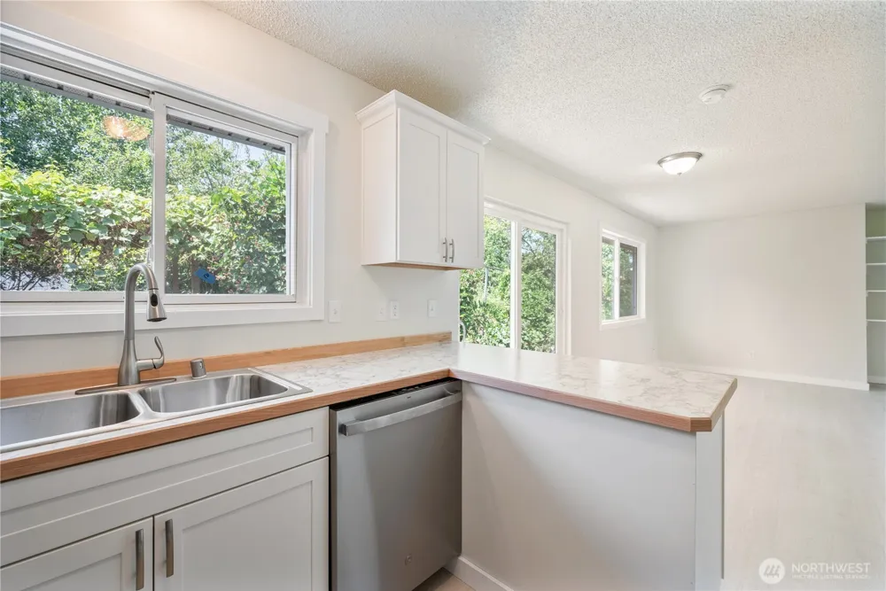 1703 33rd Avenue Longview, WA 98632