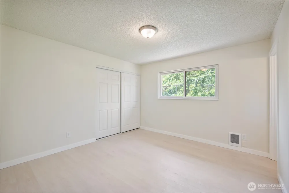 1703 33rd Avenue Longview, WA 98632