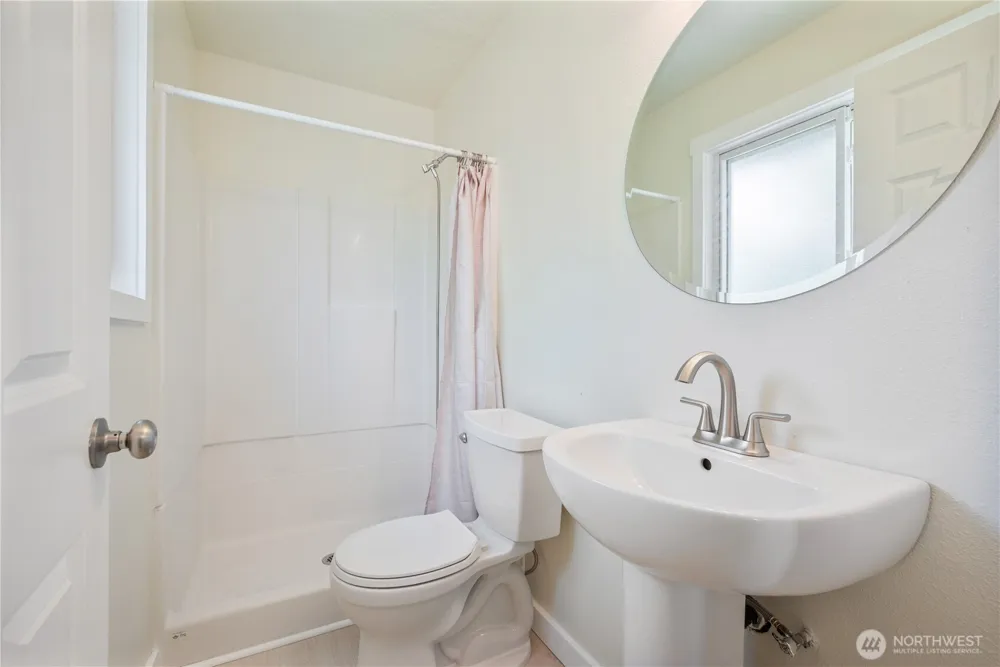 1703 33rd Avenue Longview, WA 98632