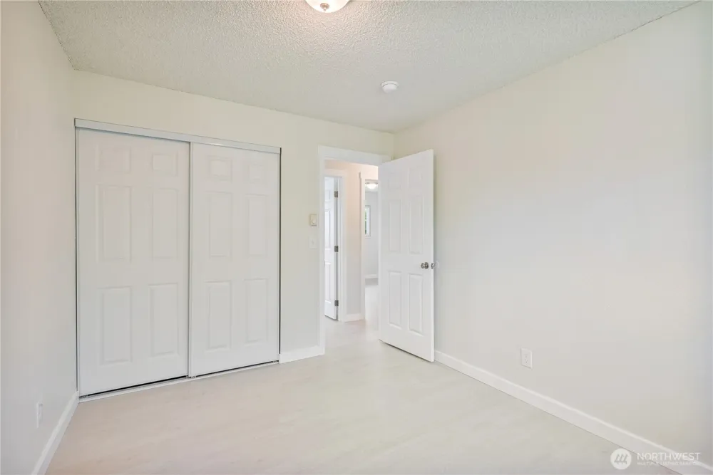1703 33rd Avenue Longview, WA 98632