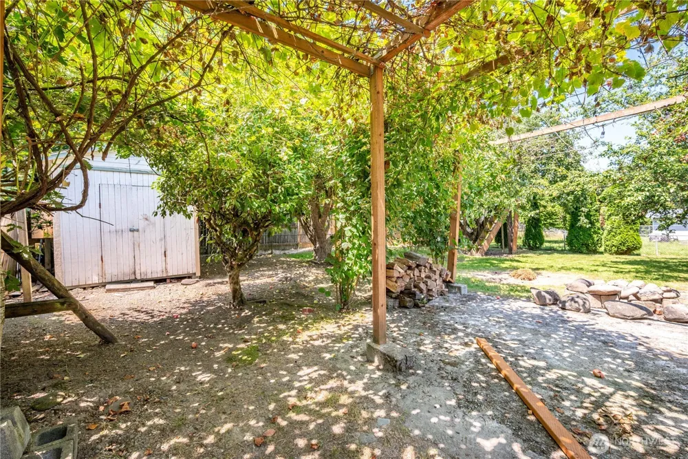 1703 33rd Avenue Longview, WA 98632