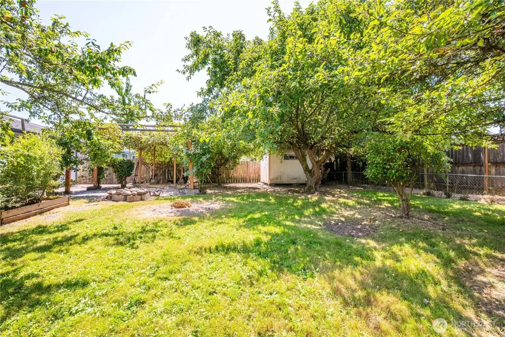 1703 33rd Avenue Longview, WA 98632