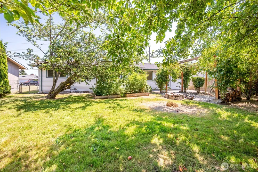 1703 33rd Avenue Longview, WA 98632