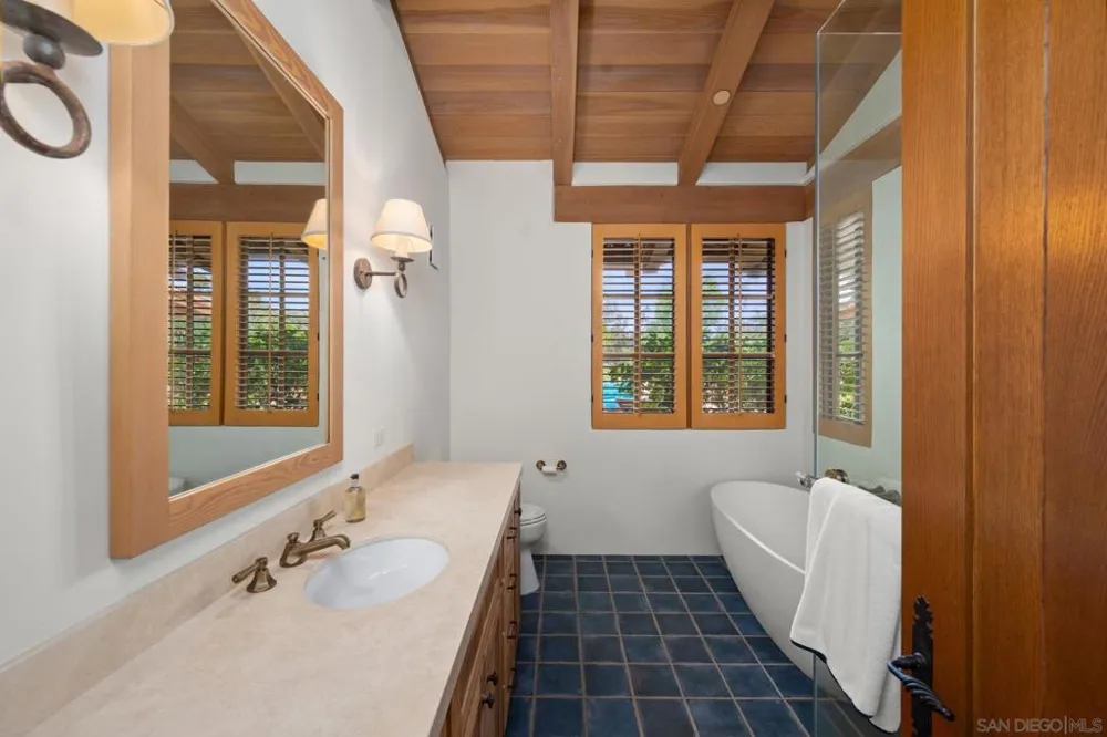 6002 Paseo Valencia Rancho Santa Fe, CA 92067