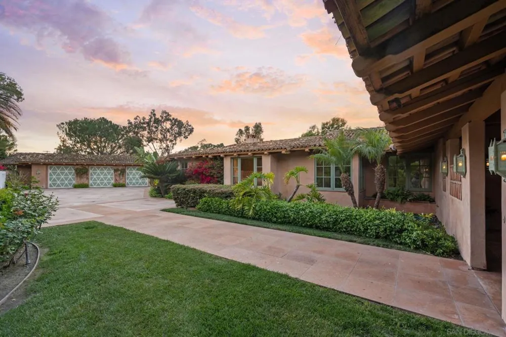 6002 Paseo Valencia Rancho Santa Fe, CA 92067