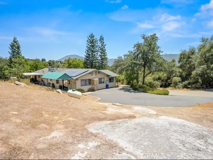 42339 Lulang Ahwahnee, CA 93601