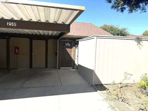 2501 Hampton Ln