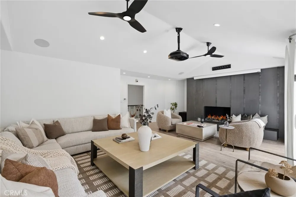 1998 Port Edward Circle Newport Beach, CA 92660