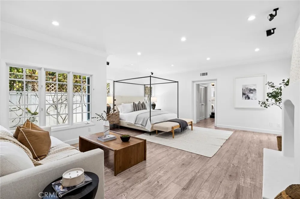 1998 Port Edward Circle Newport Beach, CA 92660