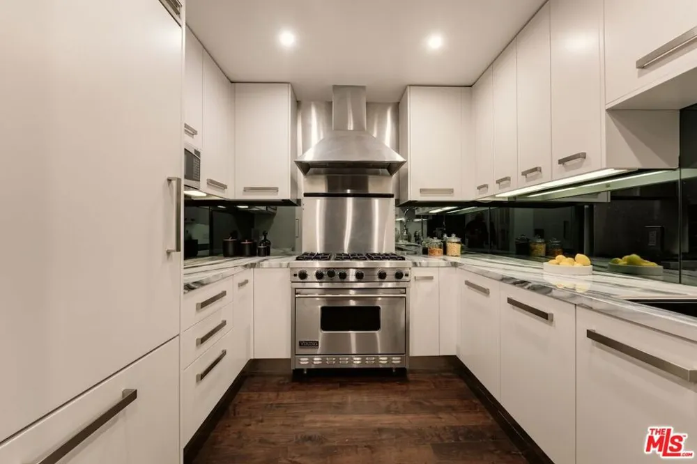 447 Doheny Drive #101 Beverly Hills, CA 90210