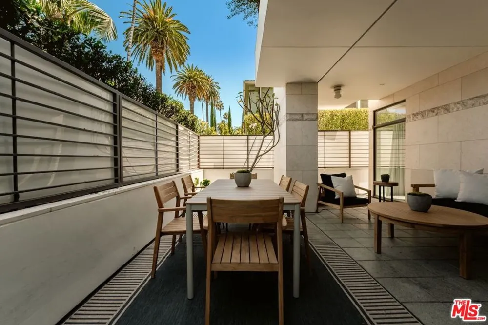 447 Doheny Drive #101 Beverly Hills, CA 90210