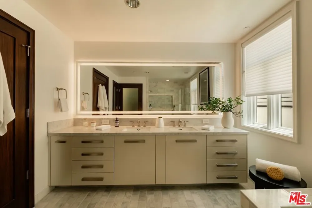 447 Doheny Drive #101 Beverly Hills, CA 90210