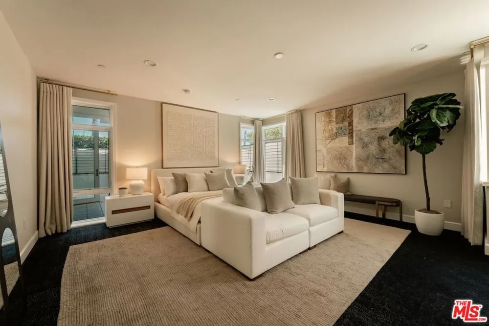 447 Doheny Drive #101 Beverly Hills, CA 90210