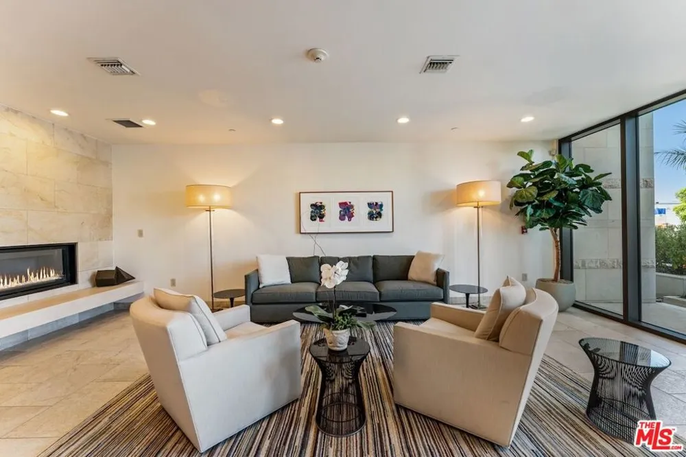 447 Doheny Drive #101 Beverly Hills, CA 90210