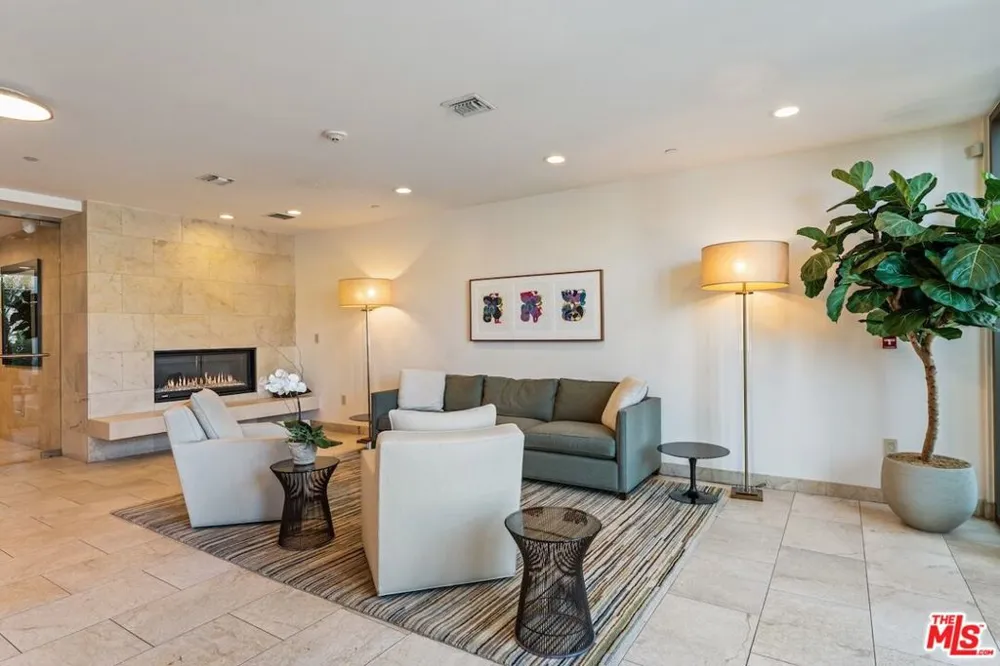 447 Doheny Drive #101 Beverly Hills, CA 90210