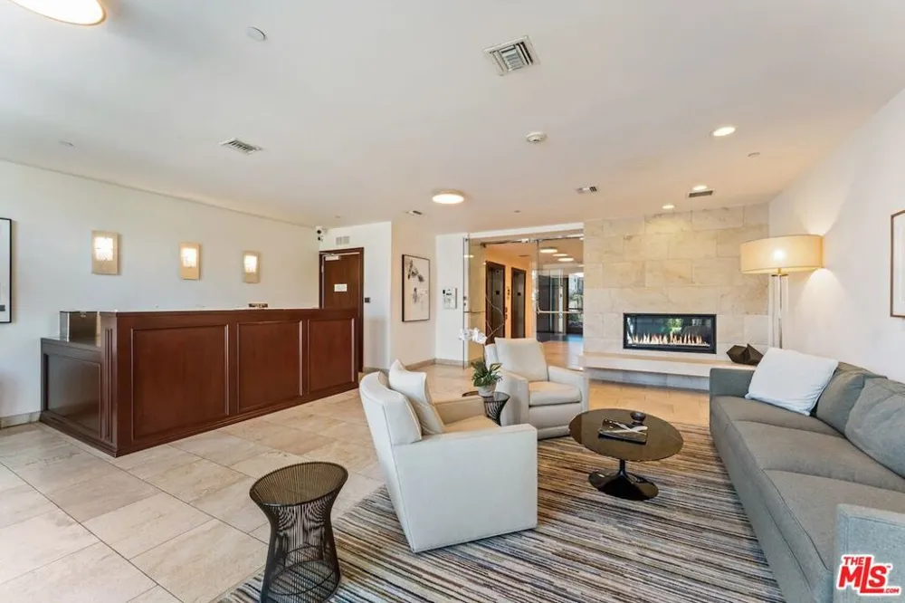 447 Doheny Drive #101 Beverly Hills, CA 90210