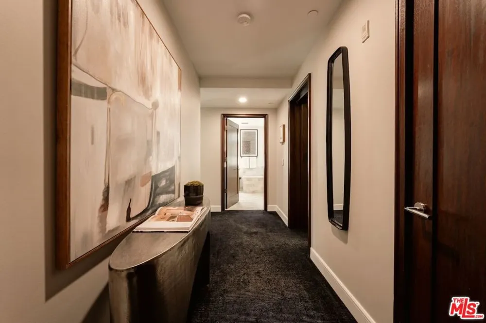 447 Doheny Drive #101 Beverly Hills, CA 90210