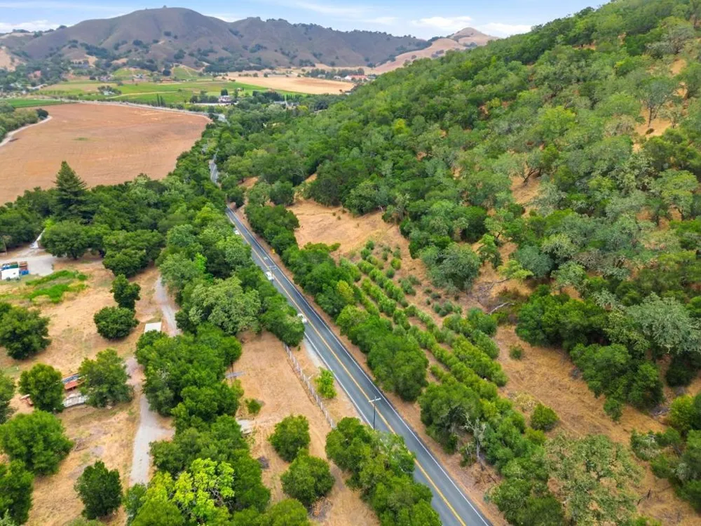 10900 Watsonville Road Gilroy, CA 95020