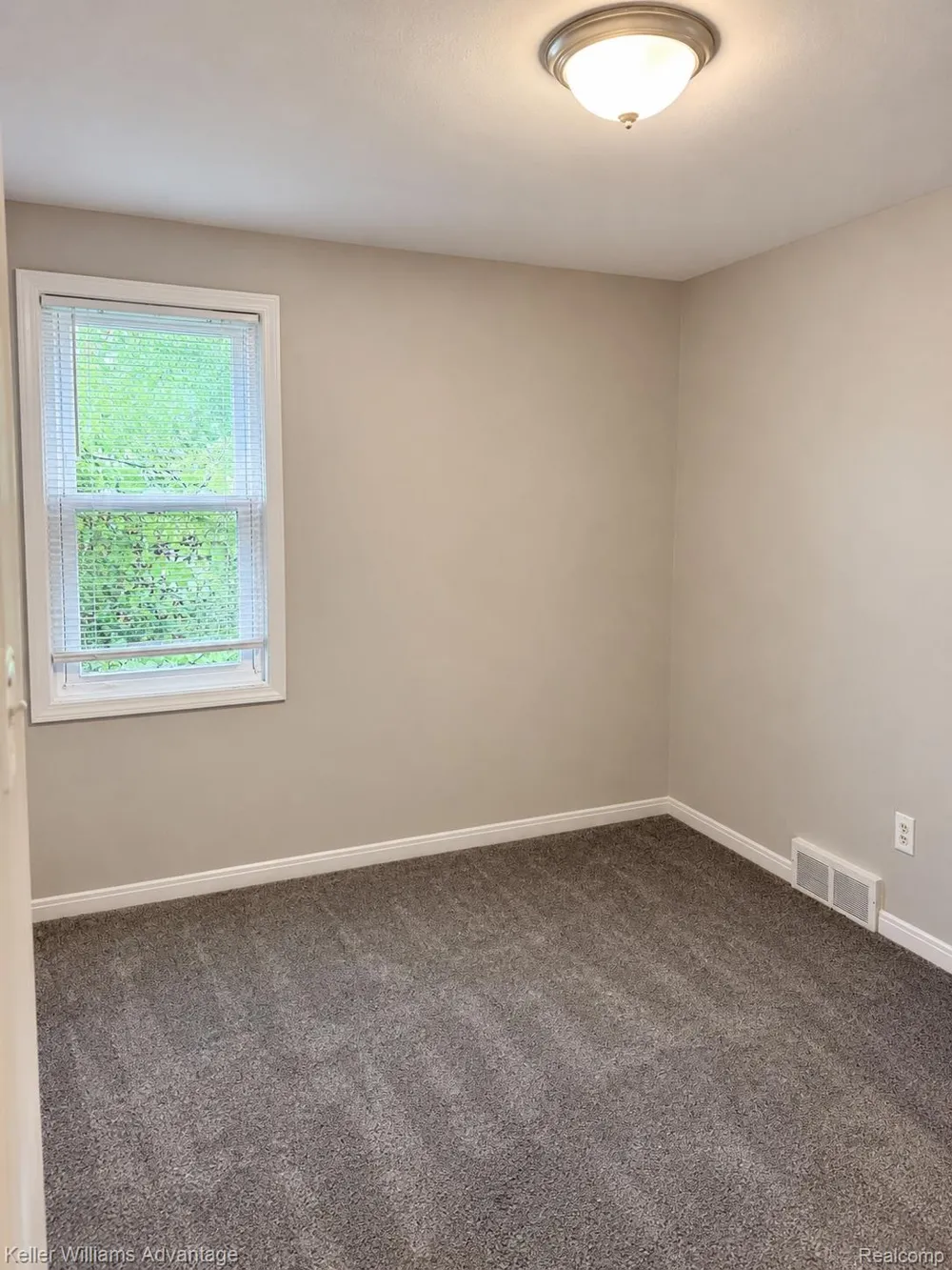 24434 W Chicago Redford Charter Township, MI 48239