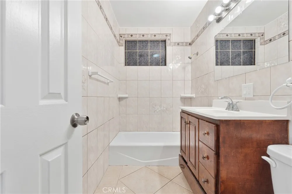 1454 Gulf Wilmington, CA 90744