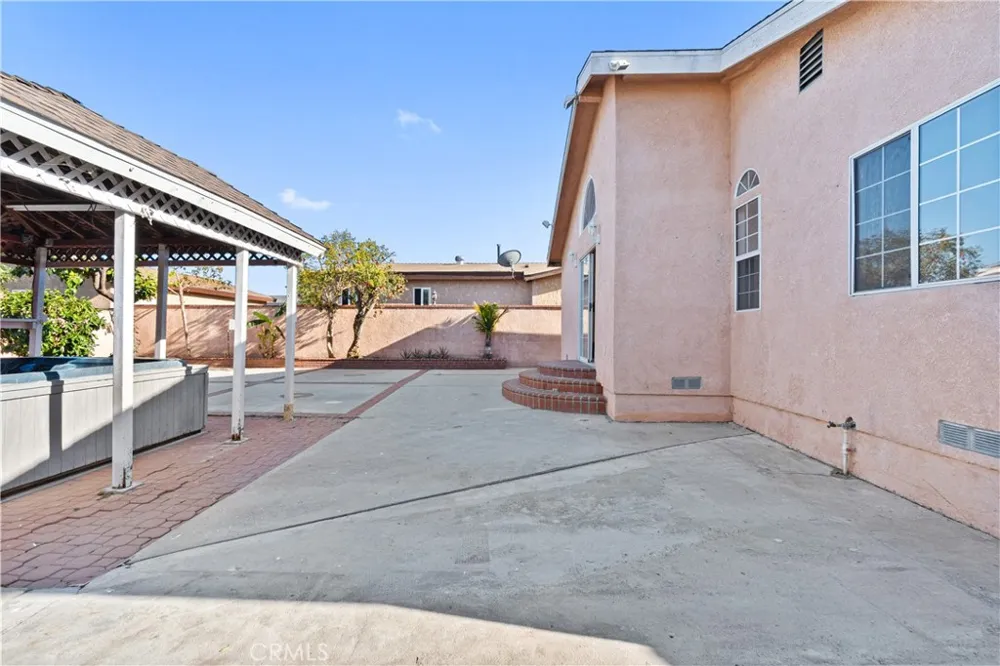 1454 Gulf Wilmington, CA 90744