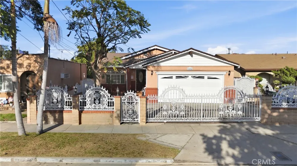 1454 Gulf Wilmington, CA 90744