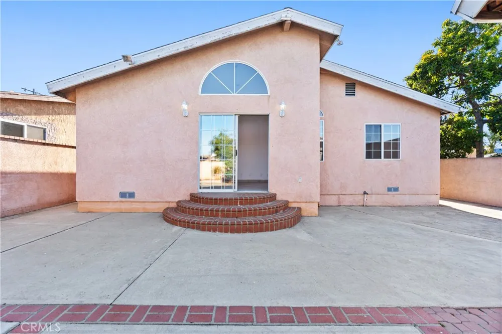1454 Gulf Wilmington, CA 90744