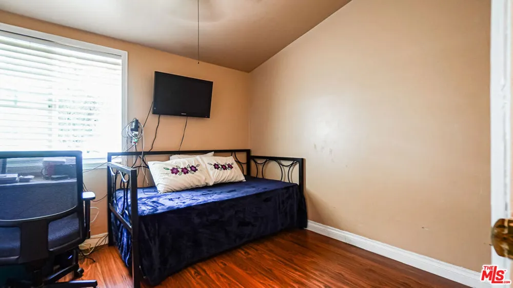 19037 Wellhaven Street Santa Clarita, CA 91351
