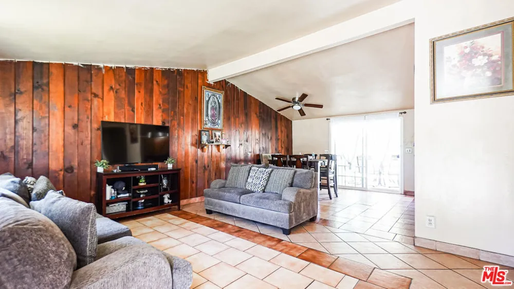 19037 Wellhaven Street Santa Clarita, CA 91351