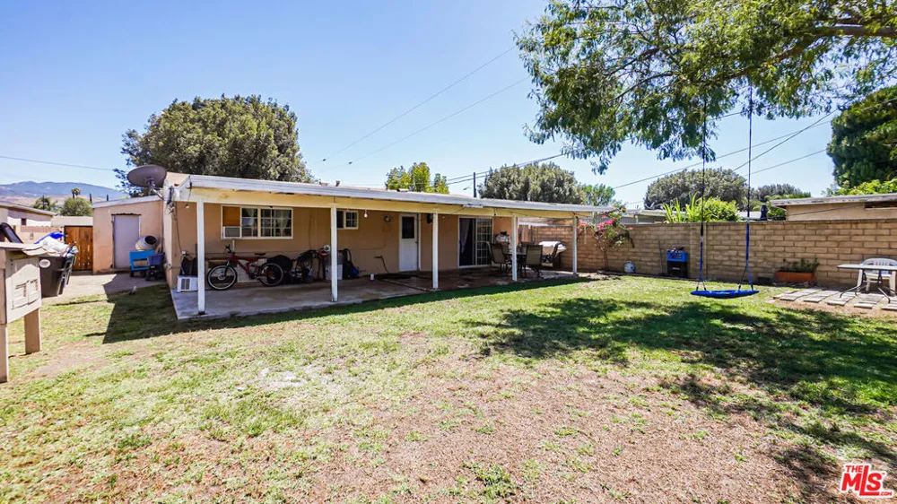 19037 Wellhaven Street Santa Clarita, CA 91351