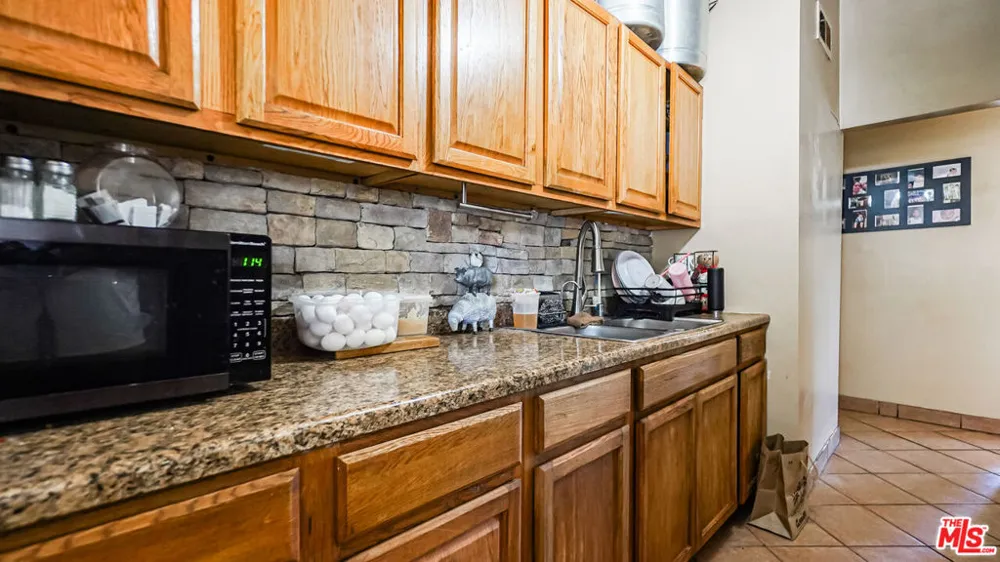 19037 Wellhaven Street Santa Clarita, CA 91351