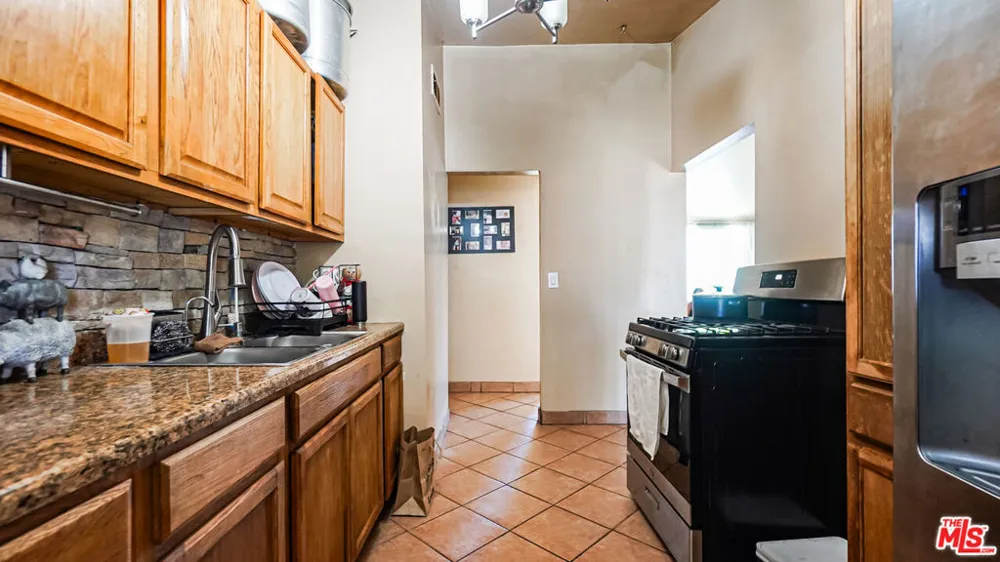 19037 Wellhaven Street Santa Clarita, CA 91351