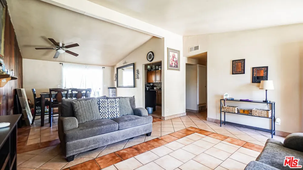19037 Wellhaven Street Santa Clarita, CA 91351
