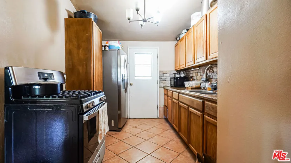 19037 Wellhaven Street Santa Clarita, CA 91351