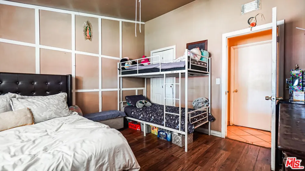 19037 Wellhaven Street Santa Clarita, CA 91351