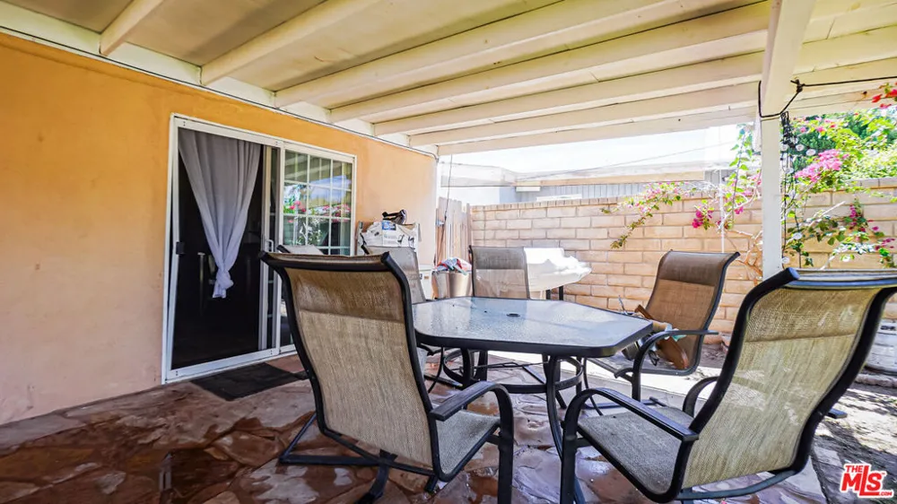 19037 Wellhaven Street Santa Clarita, CA 91351