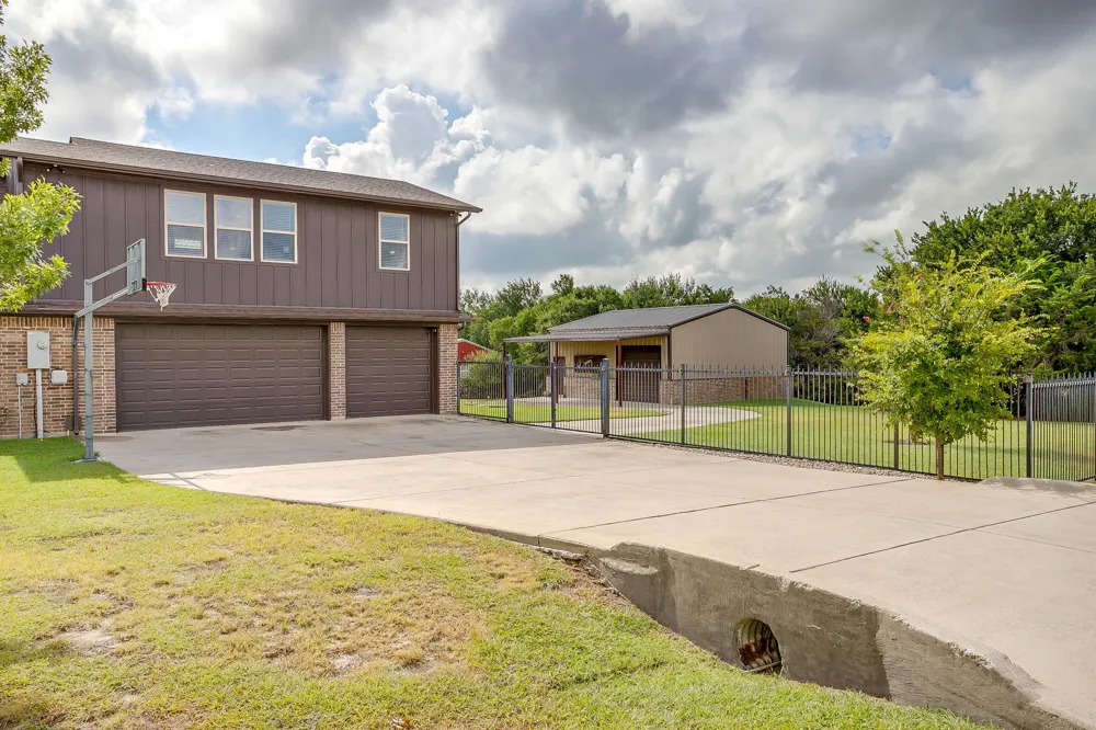 119 Antler Ridge Court Azle, TX 76020