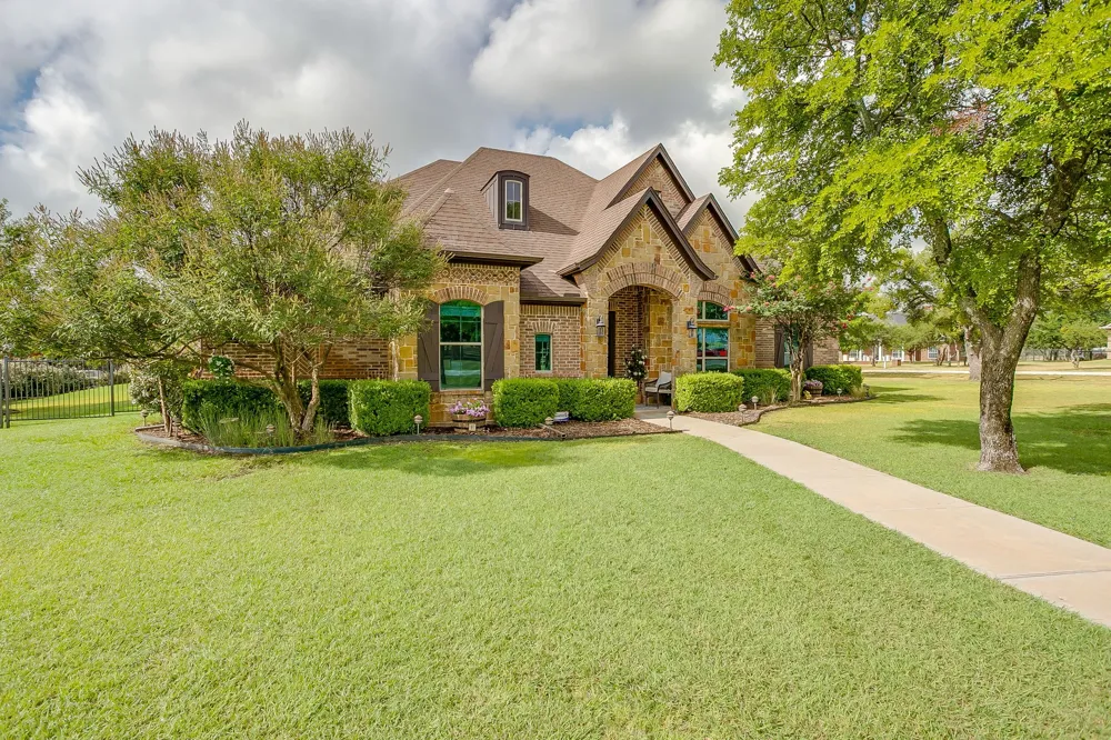 119 Antler Ridge Court Azle, TX 76020