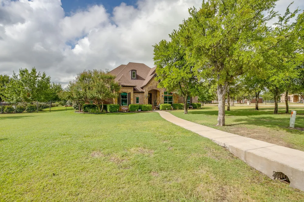 119 Antler Ridge Court Azle, TX 76020