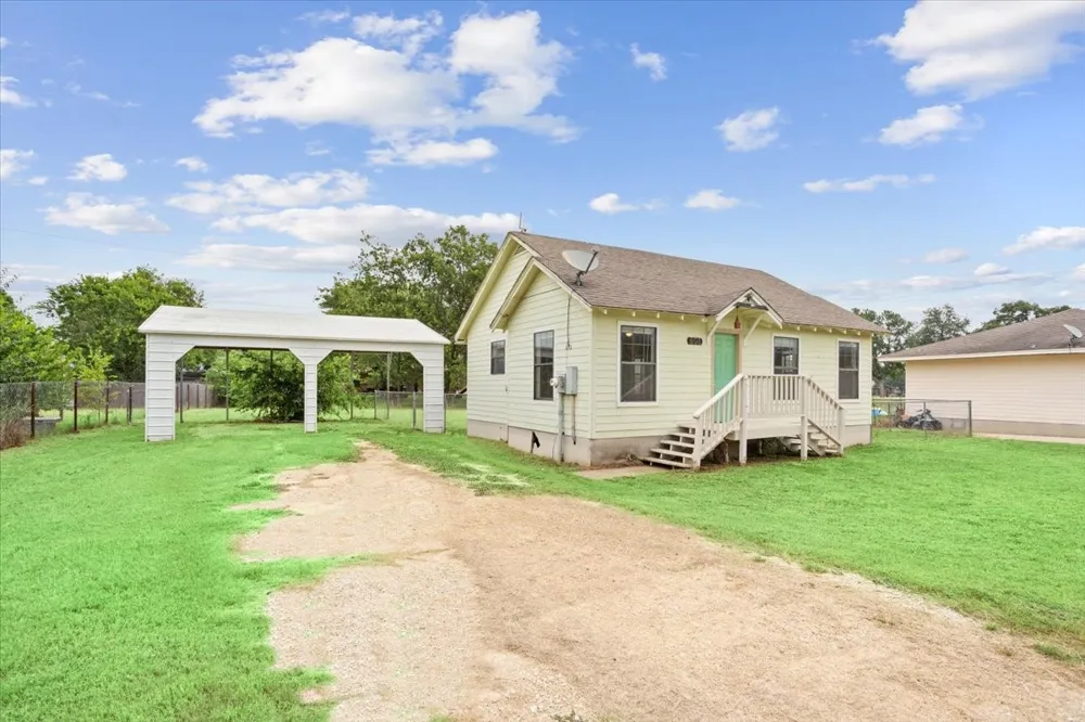 608 Ninth Street Hico, TX 76457
