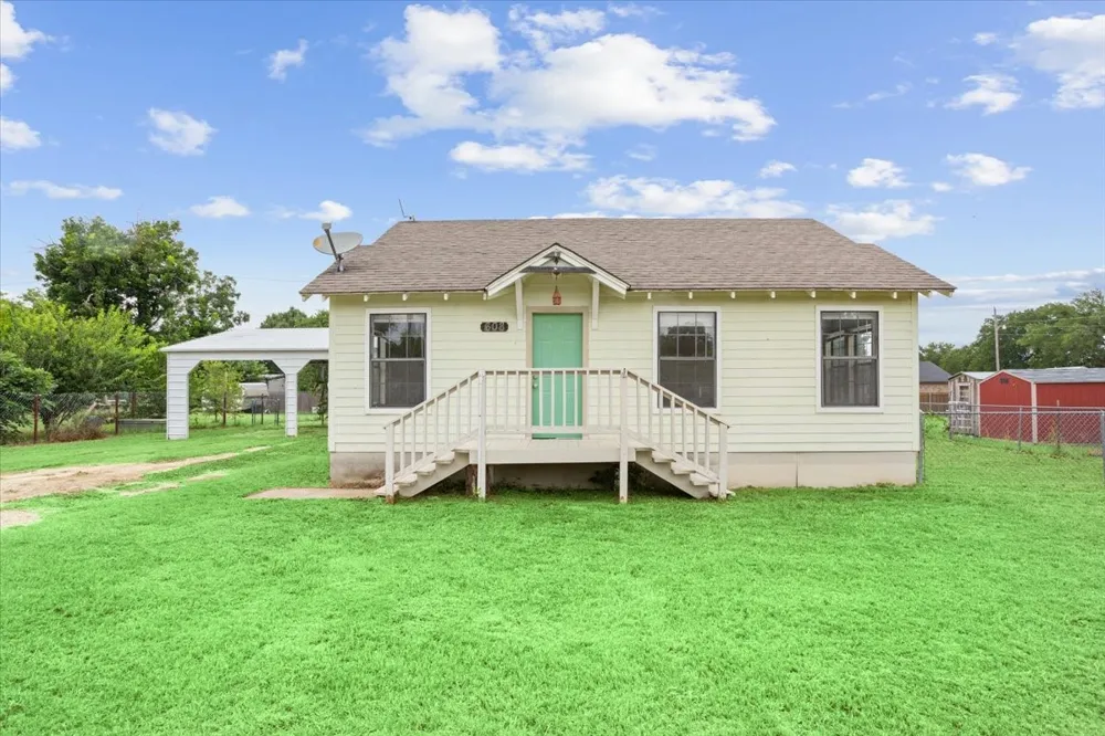 608 Ninth Street Hico, TX 76457
