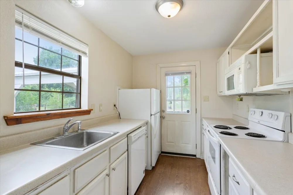608 Ninth Street Hico, TX 76457