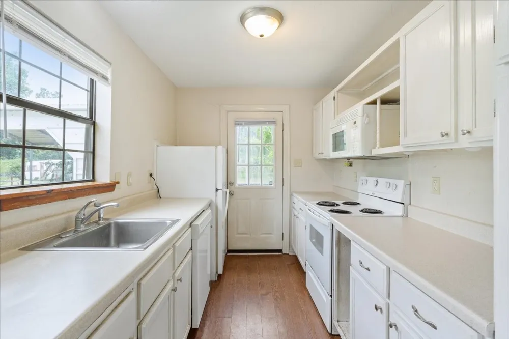 608 Ninth Street Hico, TX 76457