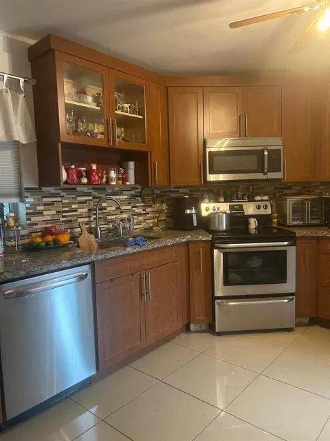 3 Greenway Village #202