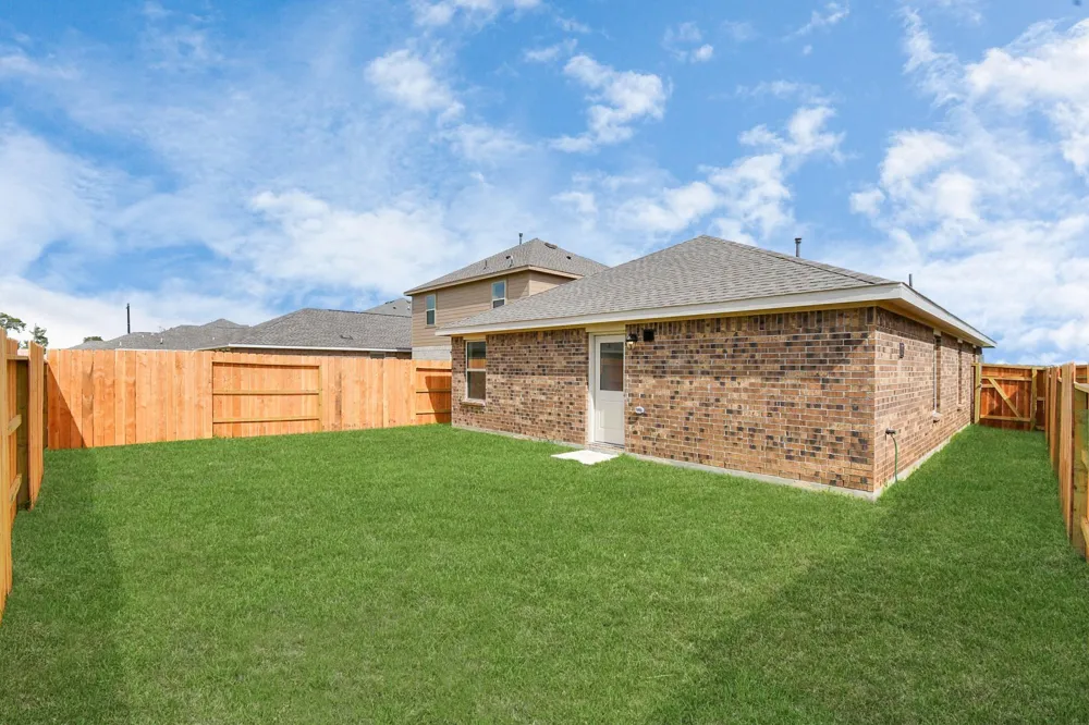1615 Windrose Bend Angleton, TX 77515