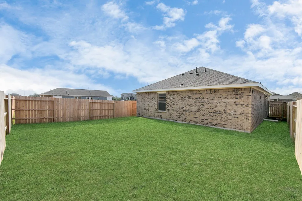 1615 Windrose Bend Angleton, TX 77515