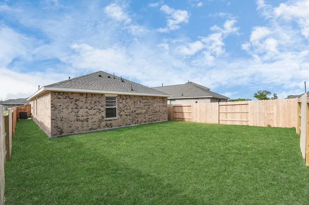 1615 Windrose Bend Angleton, TX 77515