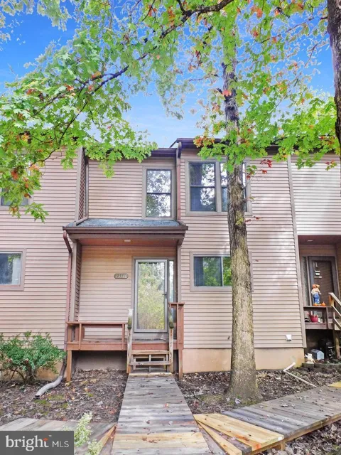 23348 RED OAK COURT